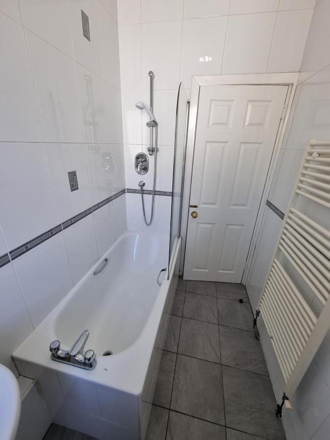 Bespoke Tours Scotland Accommodation @ Morrison Street Edimburgo Exterior foto